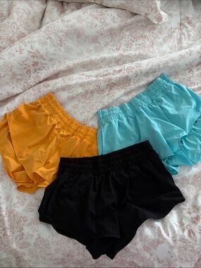 OFFLINE BY AERIEWomen’s Elastic Waist Running Shorts - Black, Turquoise, Orange